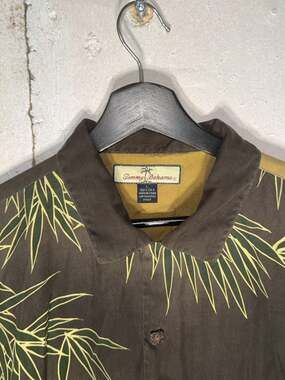 Tommy Bahama Men's 100% Silk Bamboo Print Short Sleeve Button Down Shirt